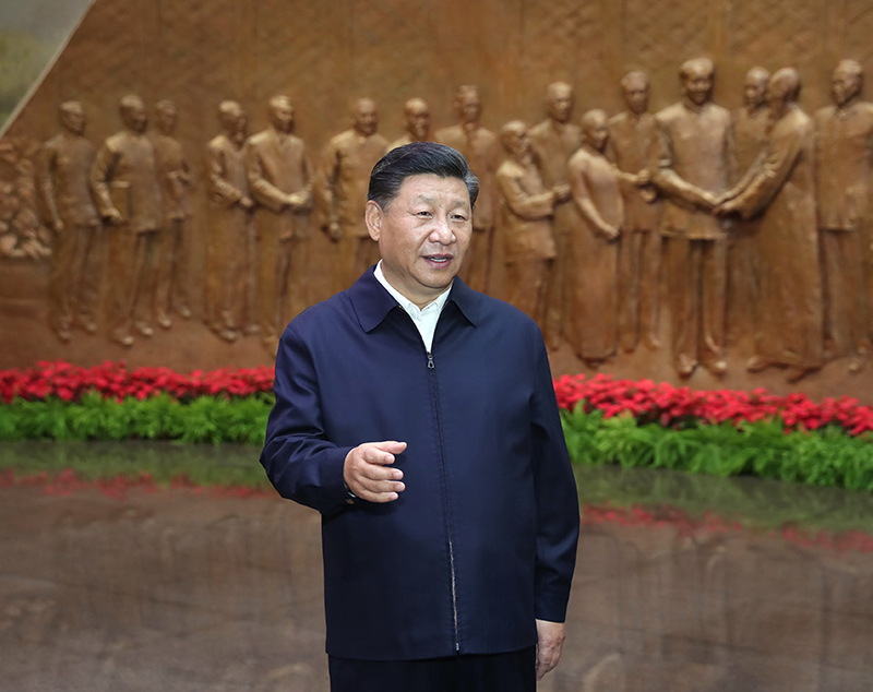 9月12日，中共中央總書記、國家主席、中央軍委主席習(xí)近平視察中共中央北京香山革命紀(jì)念地。這是習(xí)近平在香山革命紀(jì)念館參觀《為新中國奠基》主題展覽，并發(fā)表重要講話。